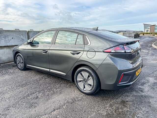 Hyundai IONIQ 1.6 GDi Hybrid Premium 5dr DCT