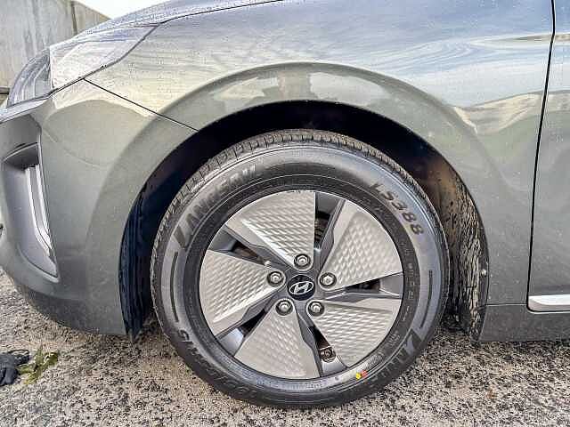 Hyundai IONIQ 1.6 GDi Hybrid Premium 5dr DCT