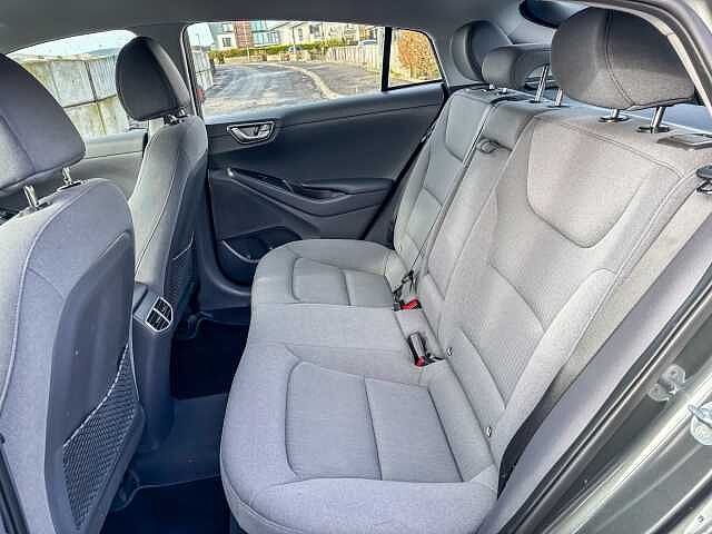 Hyundai IONIQ 1.6 GDi Hybrid Premium 5dr DCT