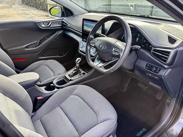 Hyundai IONIQ 1.6 GDi Hybrid Premium 5dr DCT