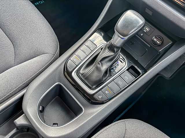 Hyundai IONIQ 1.6 GDi Hybrid Premium 5dr DCT