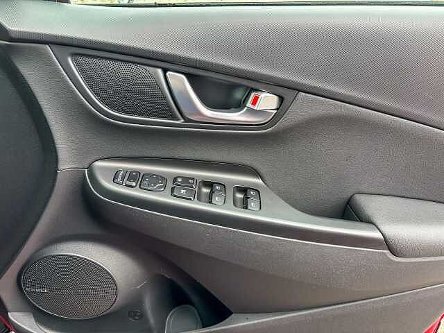 Hyundai KONA 1.6 GDi Hybrid Ultimate 5dr DCT Red