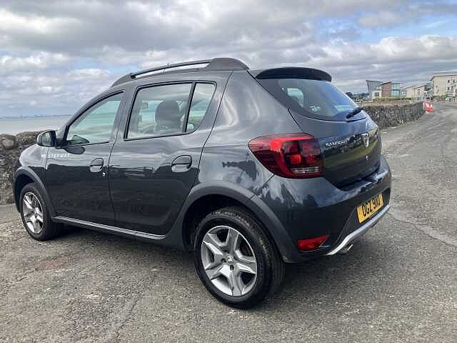 Dacia SANDERO STEPWAY 0.9 TCe Essential 5dr Grey