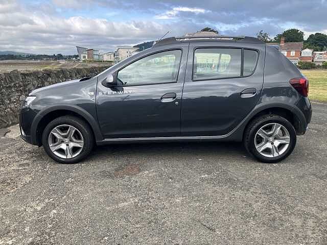 Dacia SANDERO STEPWAY 0.9 TCe Essential 5dr Grey