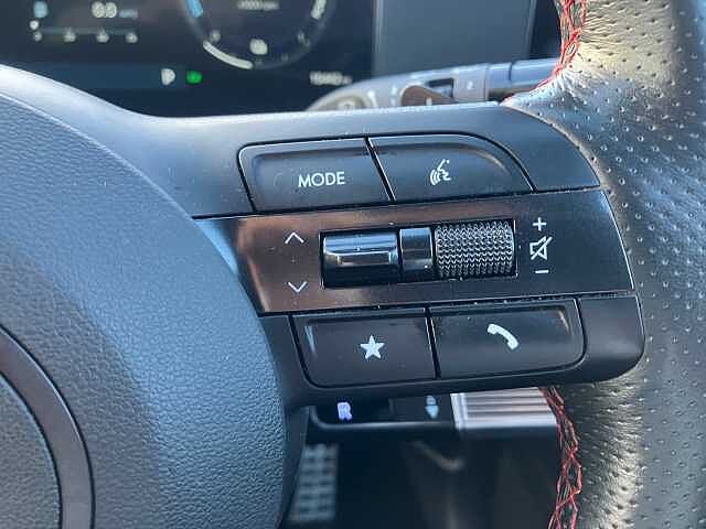 Hyundai TUCSON 1.6T Hybrid N Line 5dr Auto Red